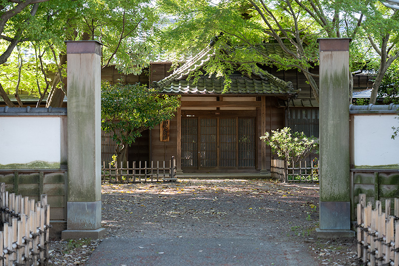 正門