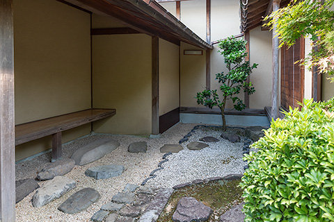 愛宕坂茶道美術館