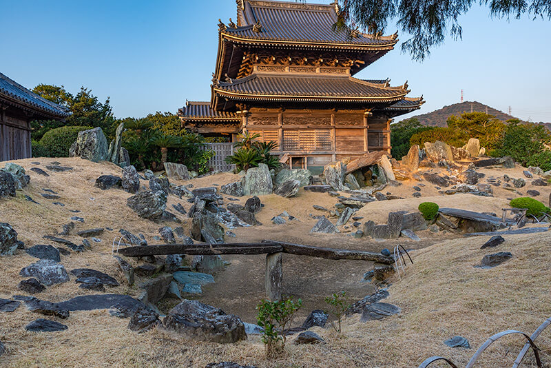 池泉回遊式庭園に