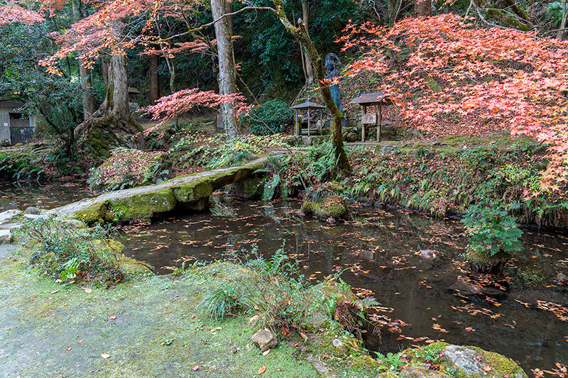 自然石の石橋