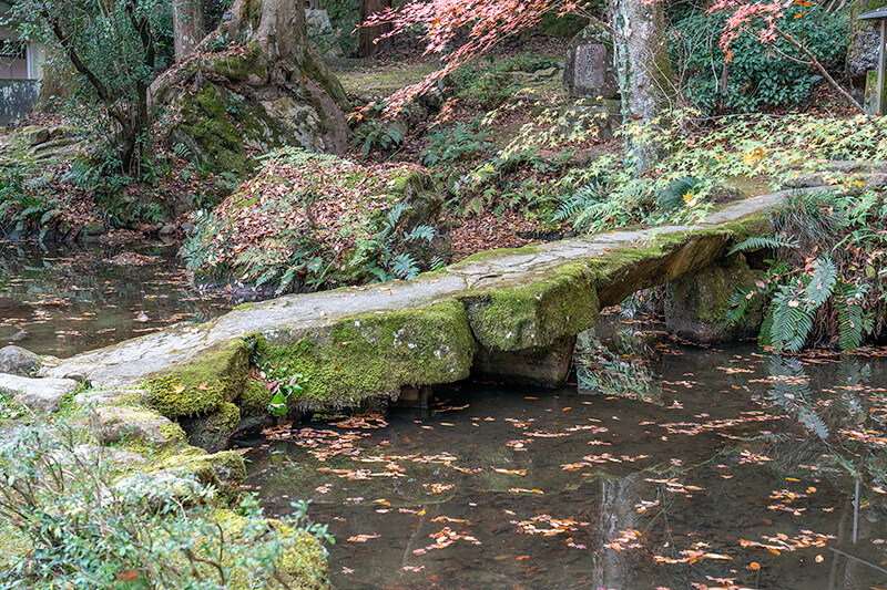 自然石の石橋