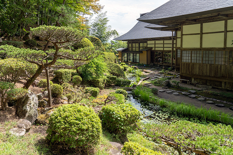 池泉観賞式庭園