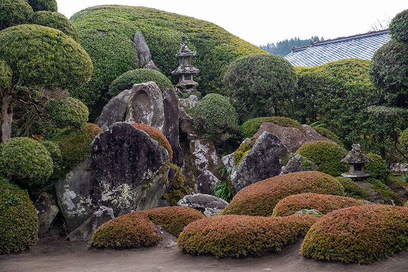 鶴亀の庭園