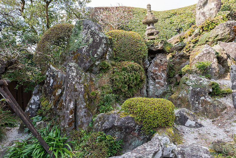 蓬莱遠山石