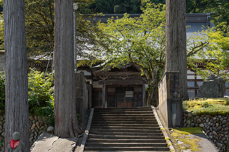 朝日寺山門
