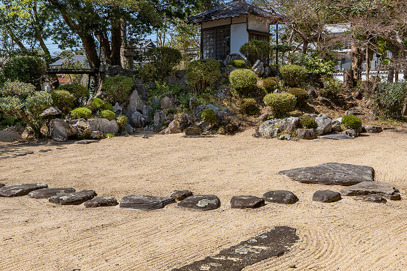 本庭園の主景