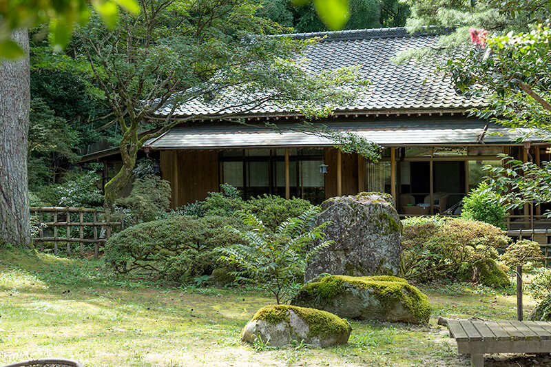 離れ「五頭緑水庵」