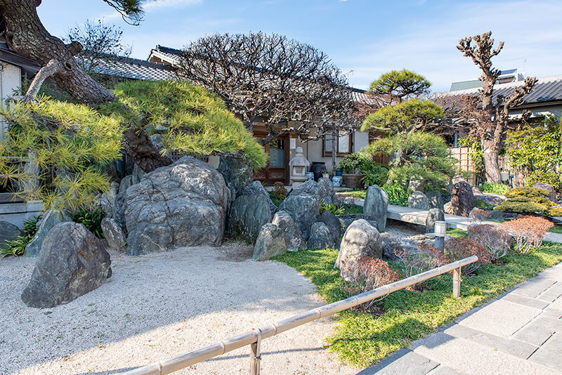 大蓮寺　前庭