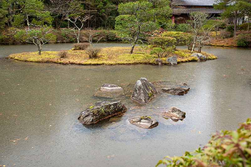 亀島のような意匠がみられる