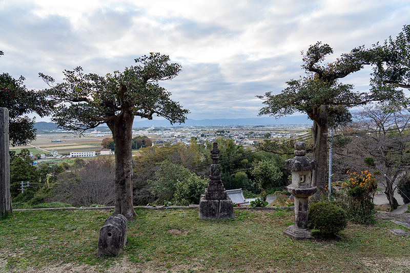 開山堂前から近江八幡駅方面を望む