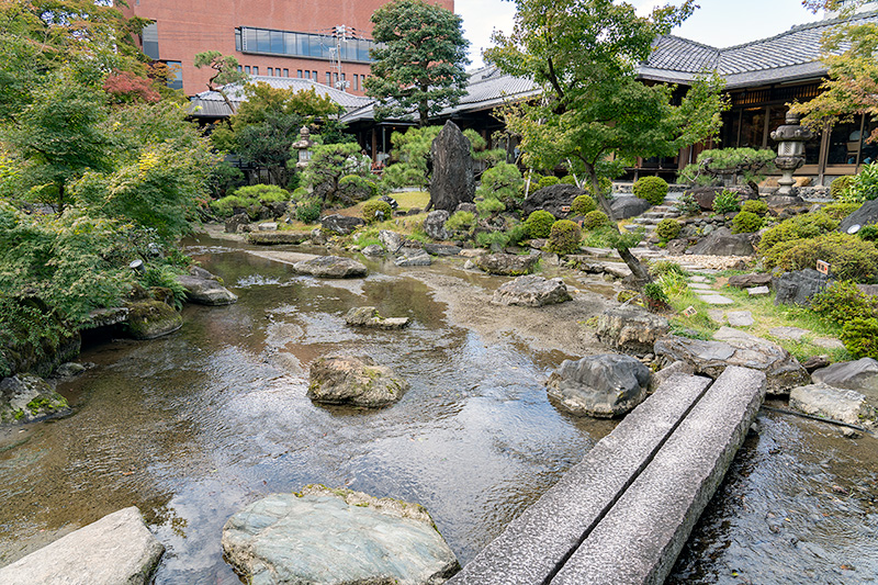 吉野石による2本の切り石橋