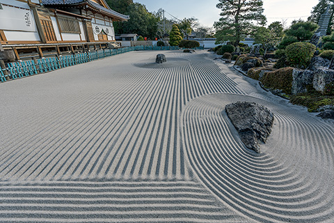 愚溪寺 臥竜石庭