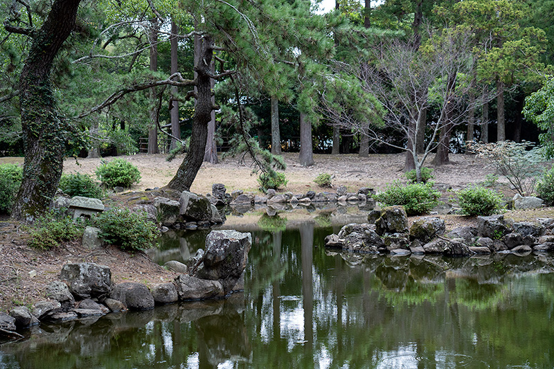 向かい合う出島
