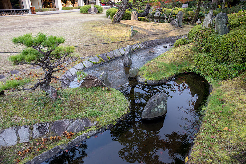 林泉の庭 曲水