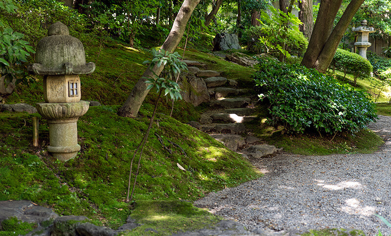 京都平安ホテル　裏庭