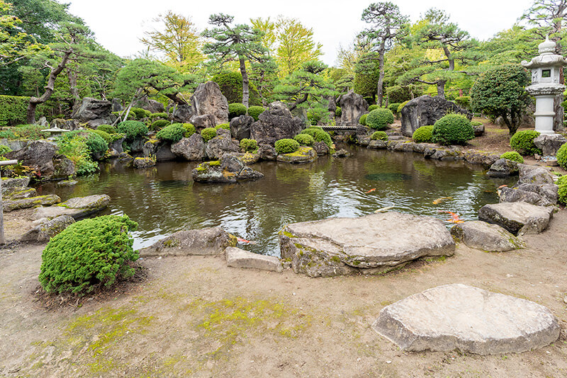 大石武学流庭園　礼拝石