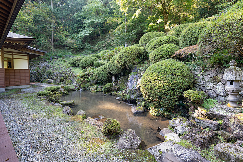 法華寺　池泉観賞式庭園