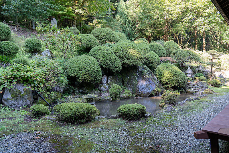 法華寺　池泉観賞式庭園