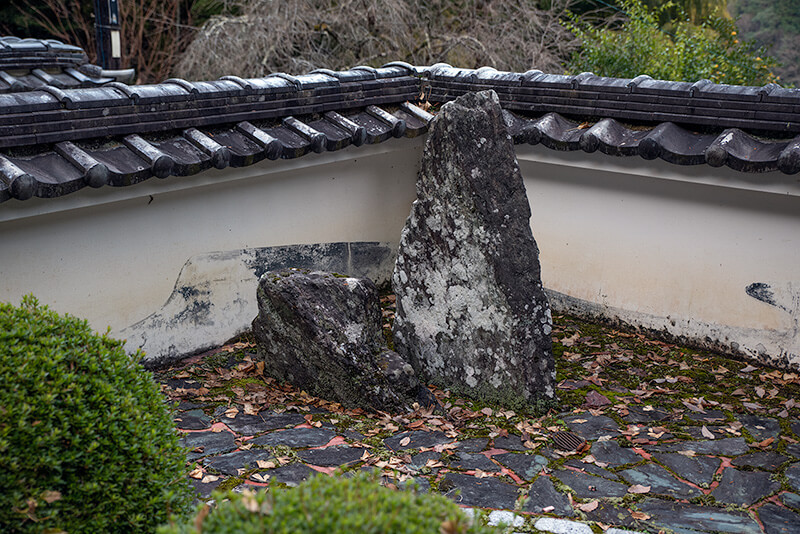 力強い石組