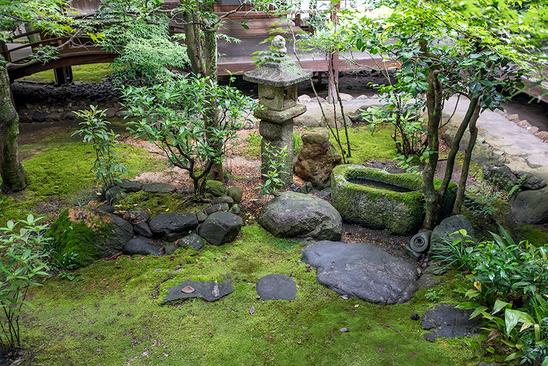 光悦の蹲踞（つくばい）