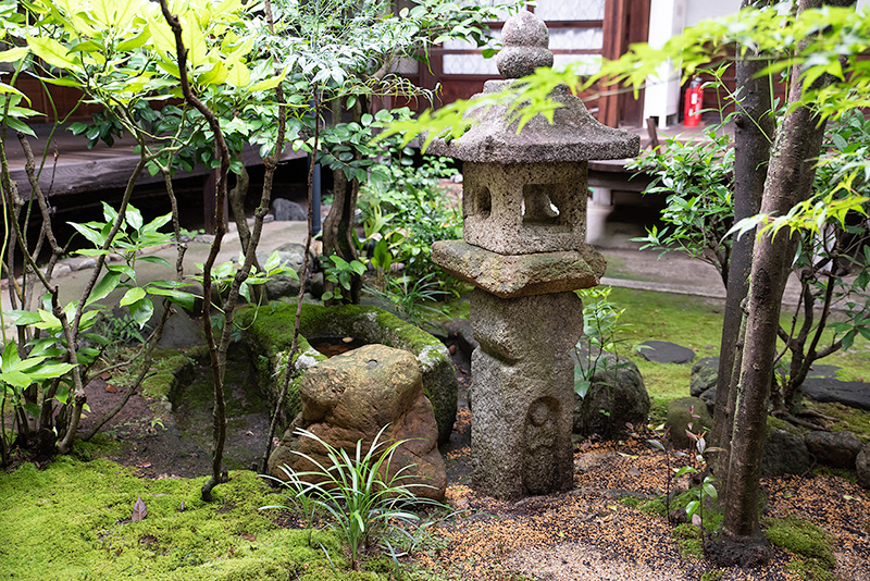 織部灯籠(キリシタン灯籠）