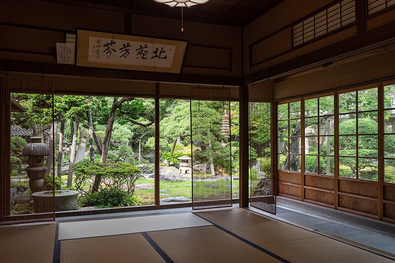 表座敷から額縁庭園