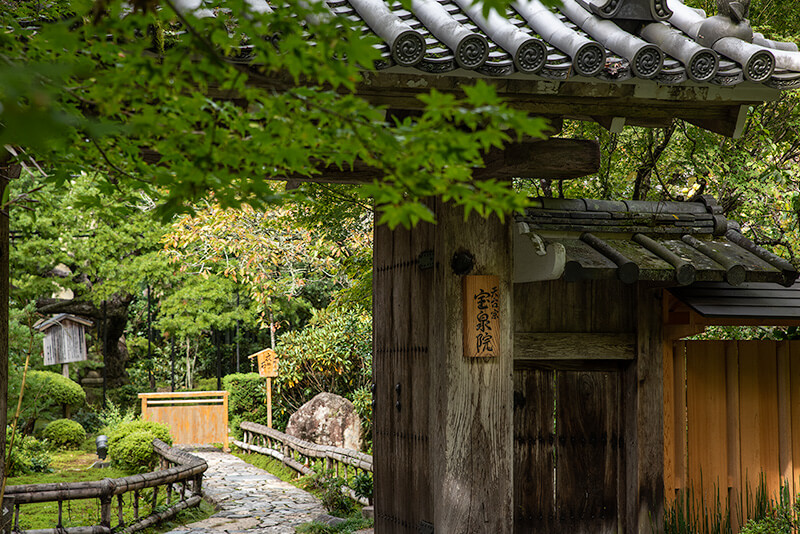 宝泉院　山門