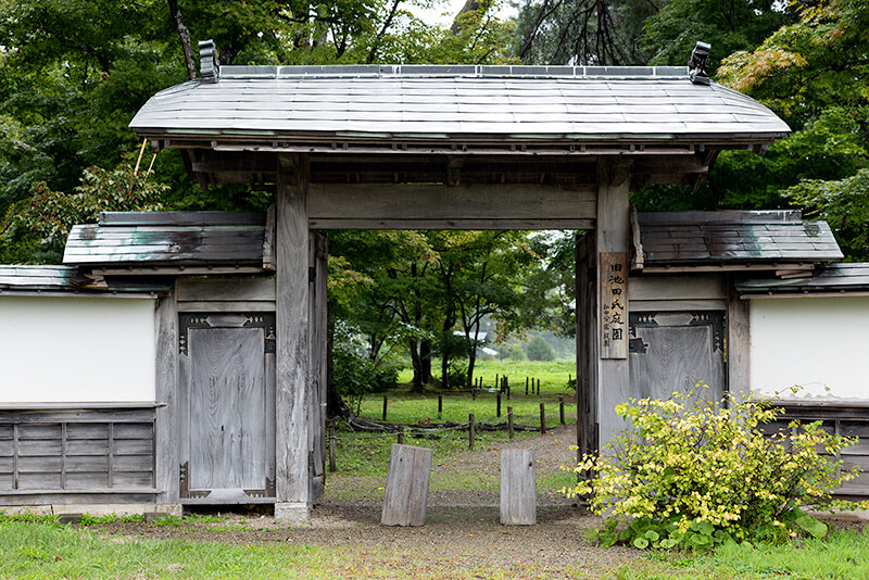 払田分家　西門
