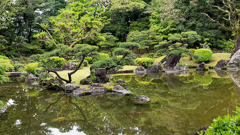 七ツ八重