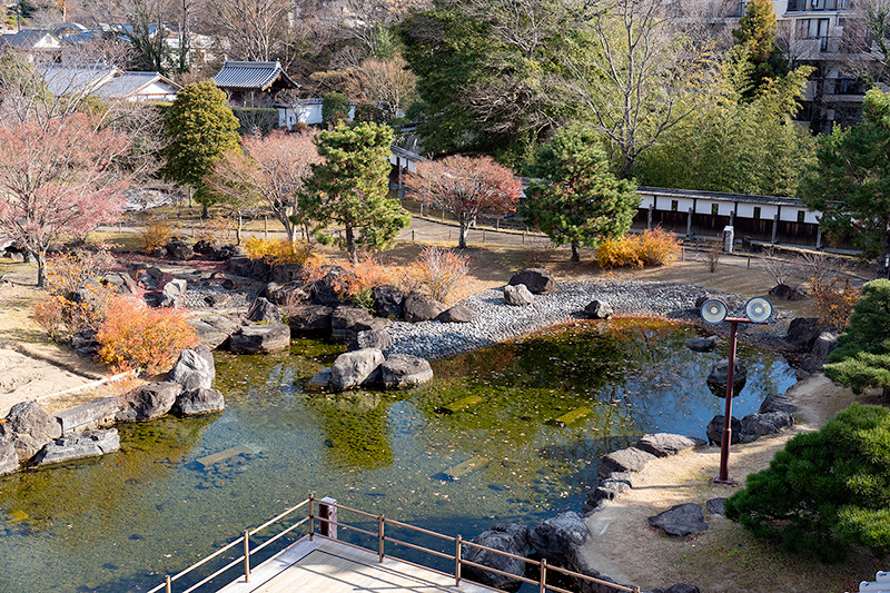 洲浜をもつ池泉庭園