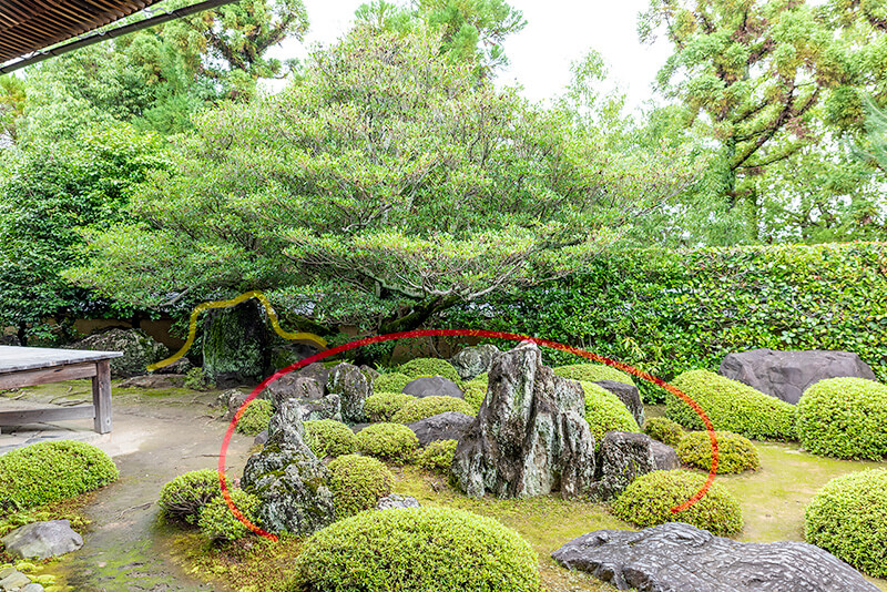 鶴亀両用の石組