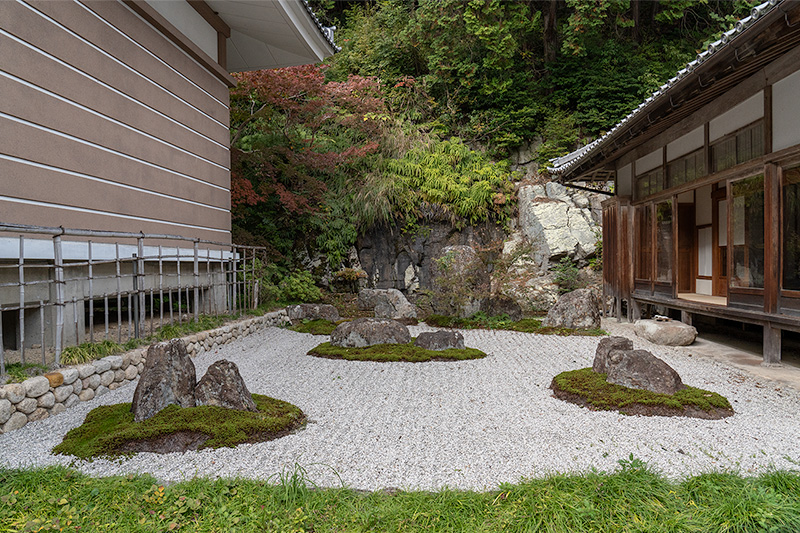 石馬の石庭