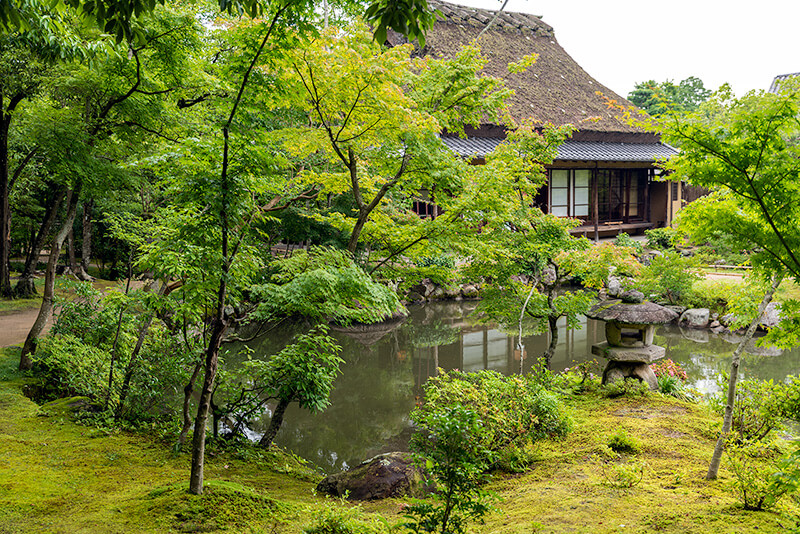 依水園「前園」