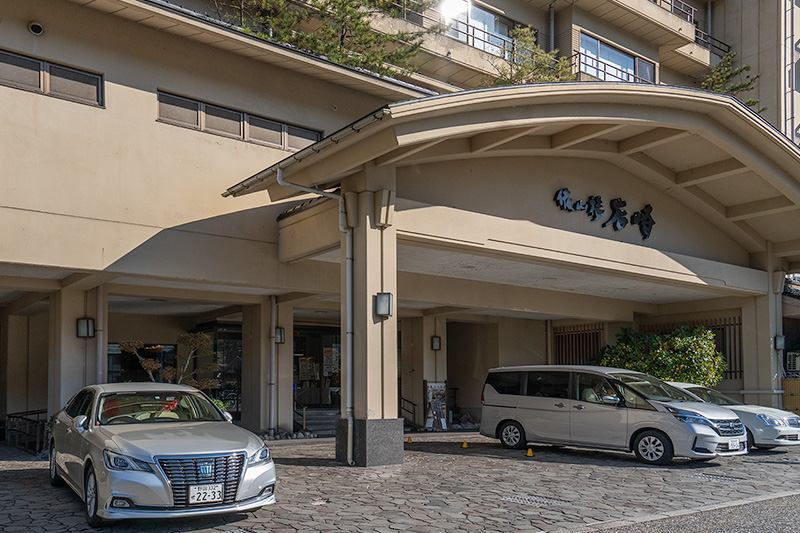 岩崎