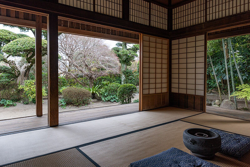 税所邸　額縁庭園