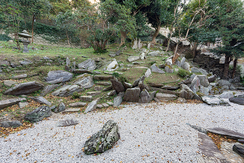 築山式枯山水