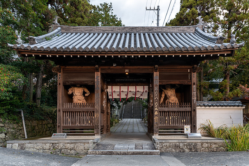 神恵院　仁王門