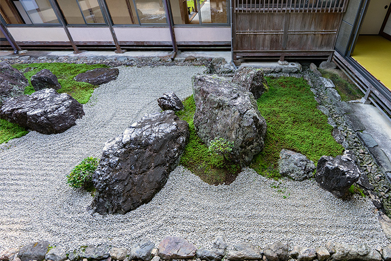 鶴石組