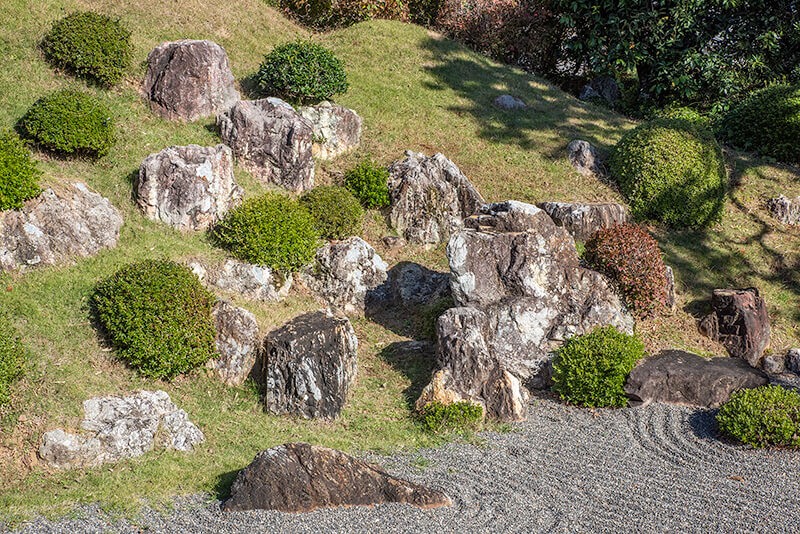 枯滝石組、龍門瀑、鯉魚石、蓬莱山