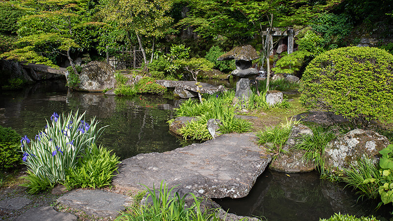 亀島に架かる平橋