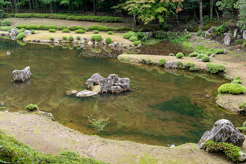 中央に鶴島