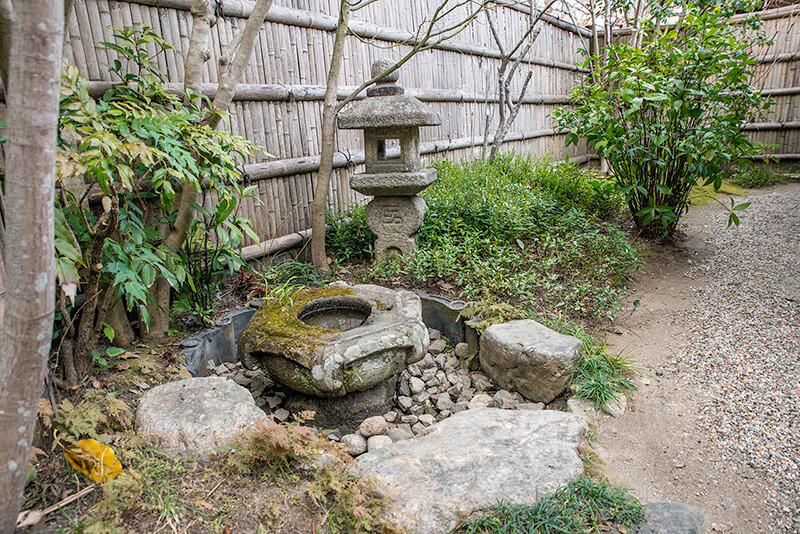 蹲踞（つくばい）