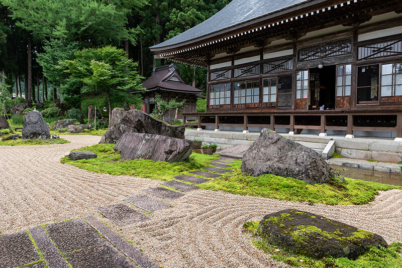 石庭「臥龍の庭」