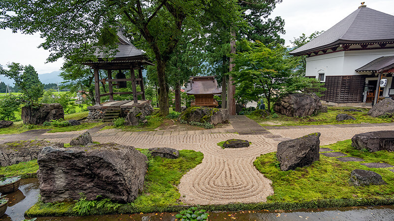 石庭「臥龍の庭」