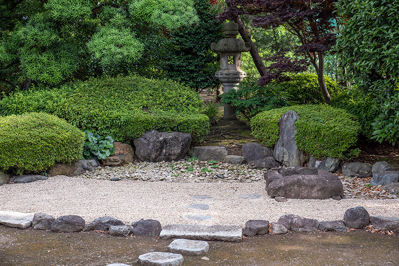 白砂敷き枯山水