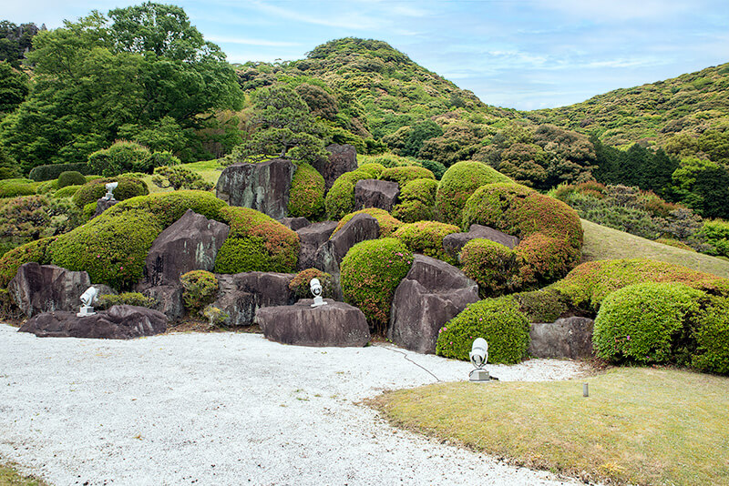 御船山を借景にした枯山水