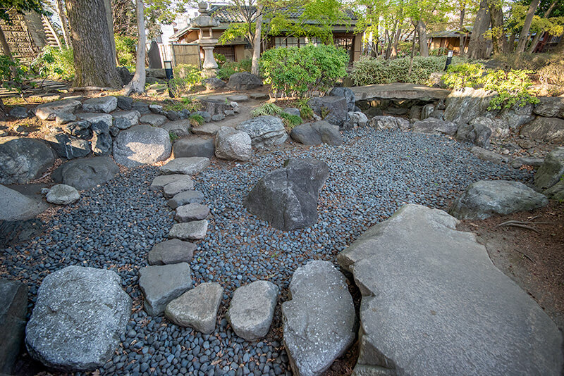 5分とかからない小さな庭園