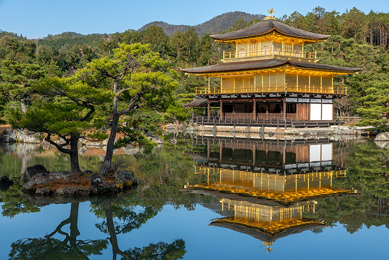 足利義満の建てた金閣寺
