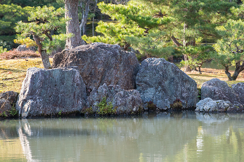 葦原島の三尊石組