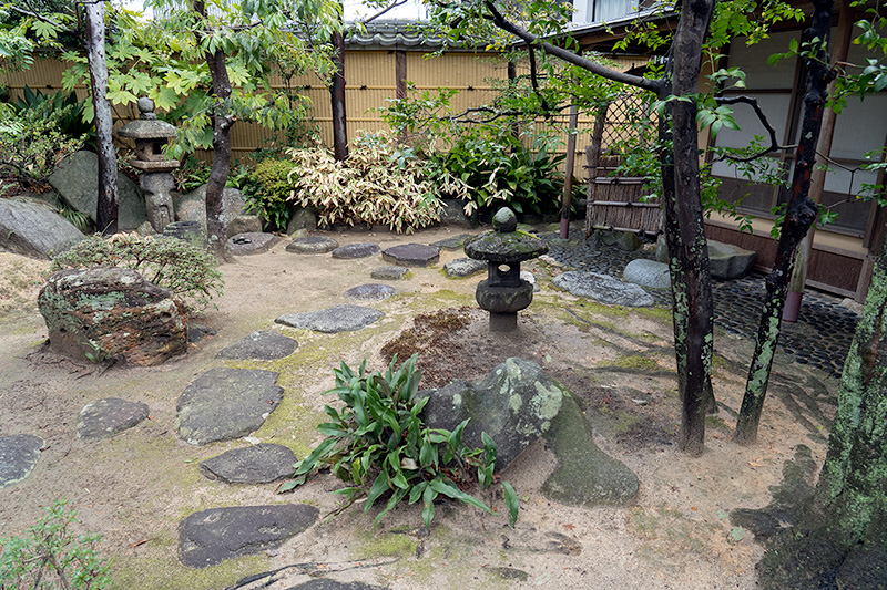 拈華庵の露地
